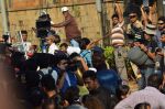 Shahrukh Khan shoots for FAN outside Mannat in Mumbai on 9th Dec 2014